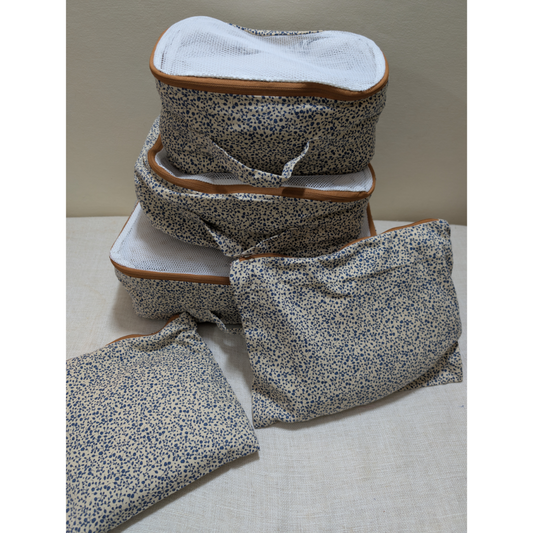 Travel Organiser - Beige and Blue Flowers